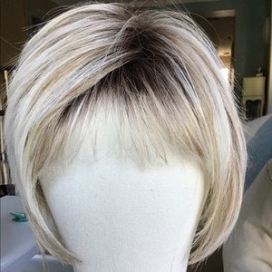 Toni Brattin Wig “ Trendsetter” in light blonde